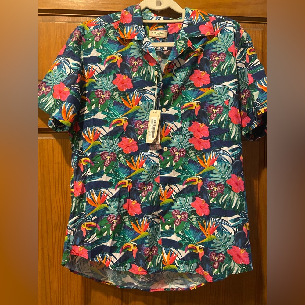 NWT! Men’s sz medium Tropical Floral Men's Shirt by Tintoria Mattei